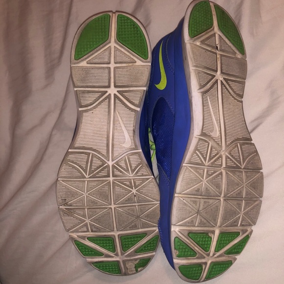 NIKE Running Shoe - Picture 5 of 7